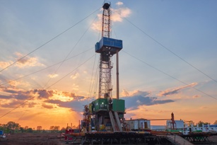 新月石油公司将在伊拉克开发三个油气田